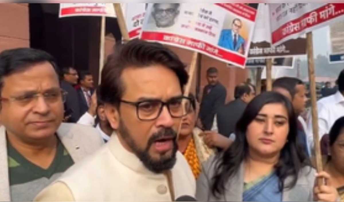 अहंकारी राहुल गांधी खुद को कानून से ऊपर समझते हैं : अनुराग ठाकुर